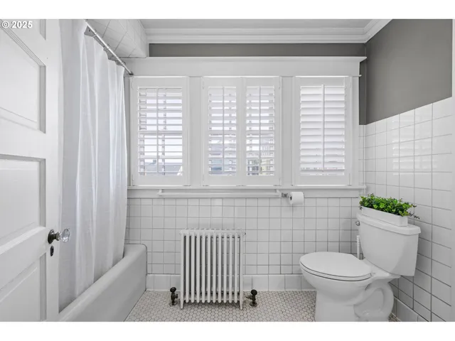 $650,000 | 677 17th Street, Astoria, OR 97103