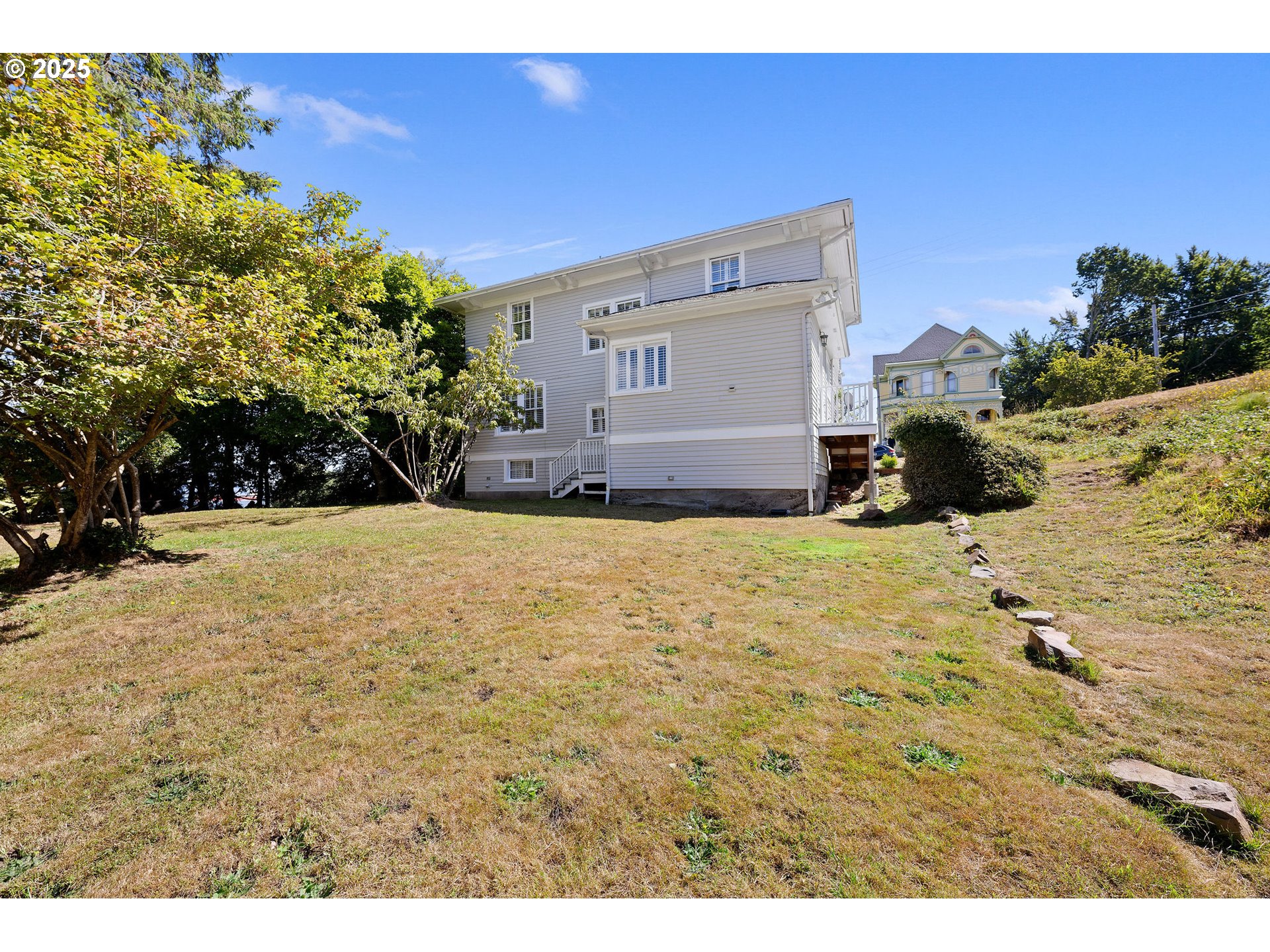 677 17th Street Astoria, OR 97103 - Photo 7 of 35 Yard