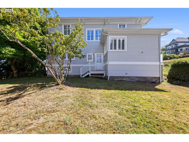 $650,000 | 677 17th Street, Astoria, OR 97103