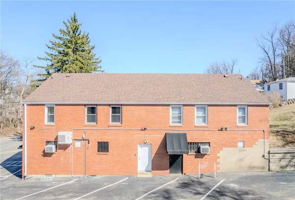$995 | 825 5th Avenue, Unit 1, East McKeesport, PA 15035