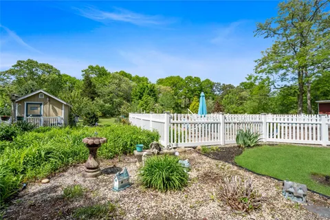 $749,990 | 355 Woodland Avenue, Manorville, NY 11949