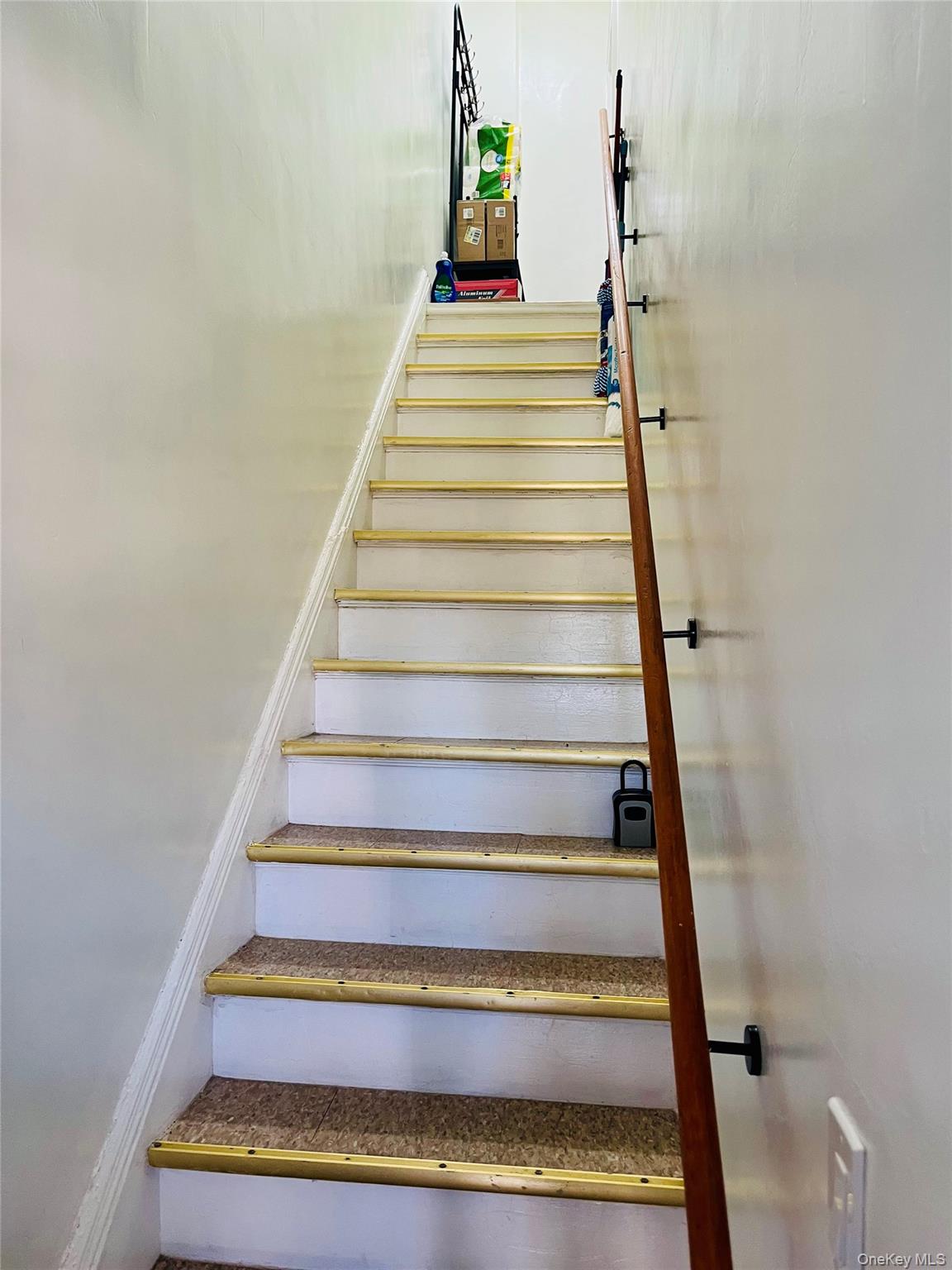 41 Rochelle Terrace Mount Vernon, NY 10550 - Photo 12 of 18 Stairs to floor #2