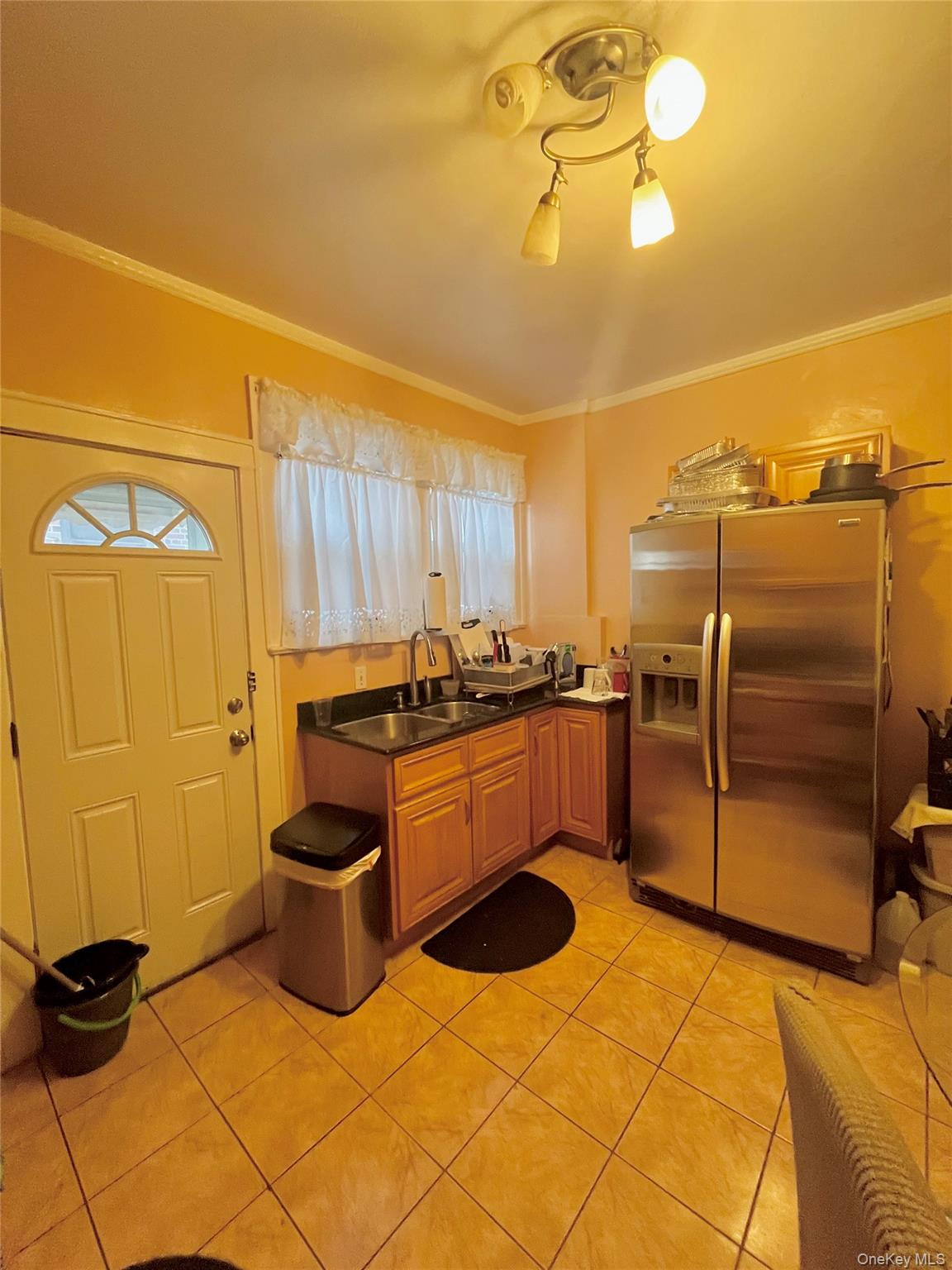 41 Rochelle Terrace Mount Vernon, NY 10550 - Photo 6 of 18 First Floor Kitchen