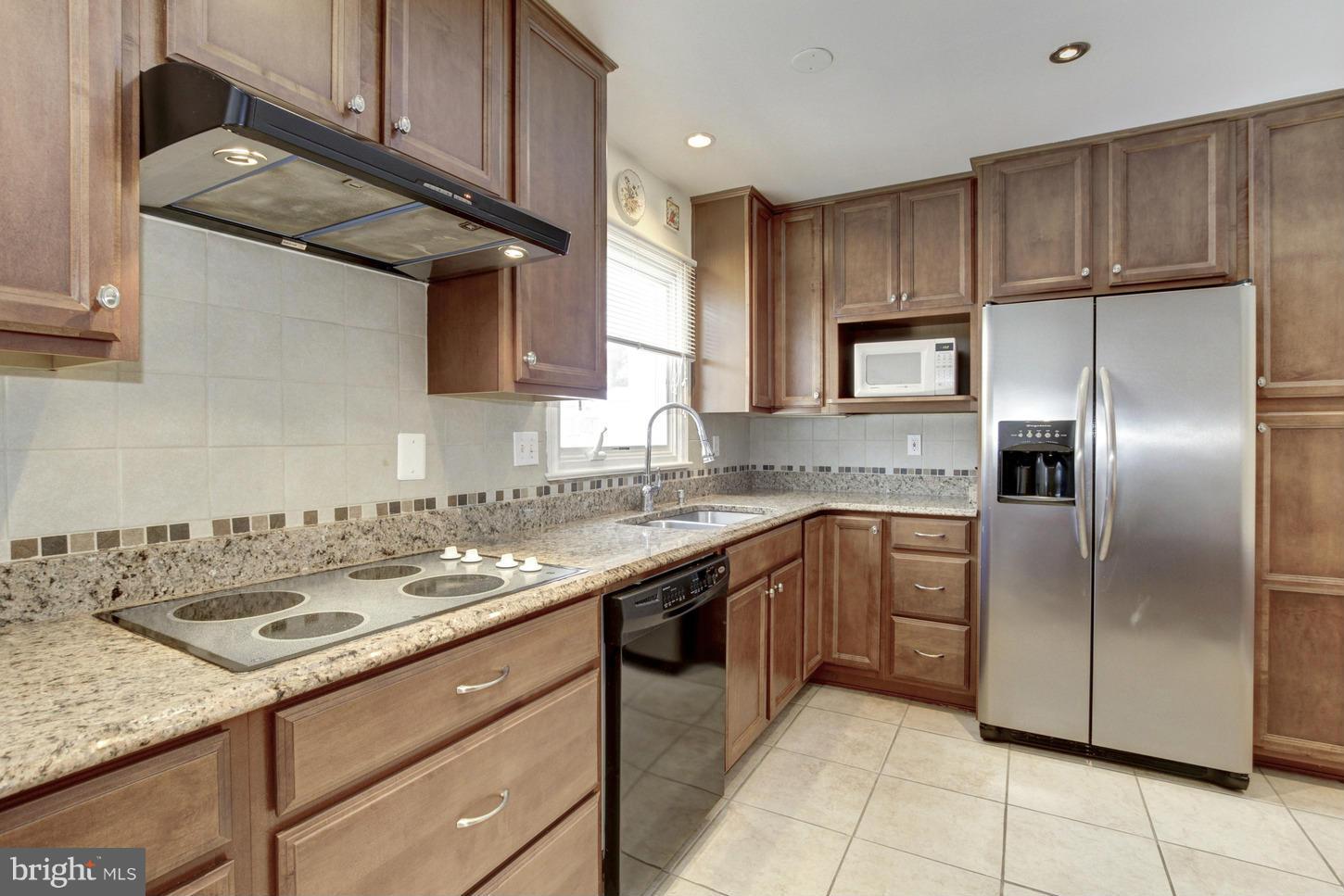 13308 Old Forge Road Silver Spring, MD 20904 - Photo 10 of 30 Sensational Countertop Space!