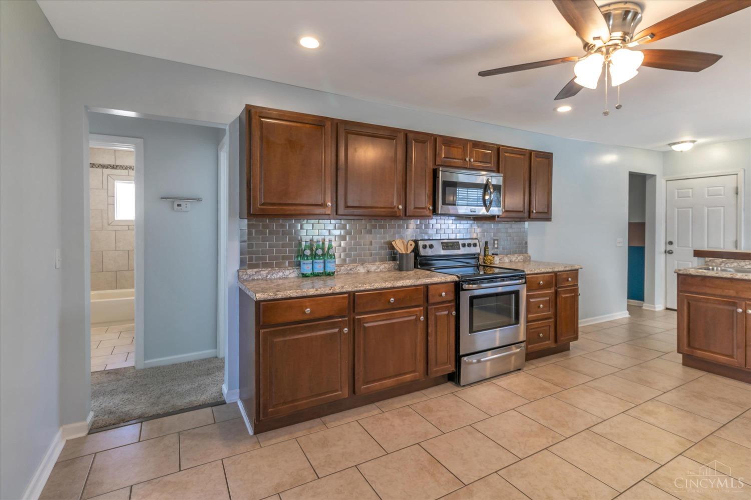 1408 Wade Road Milford, OH 45150 - Photo 7 of 30 Gallery Image 7