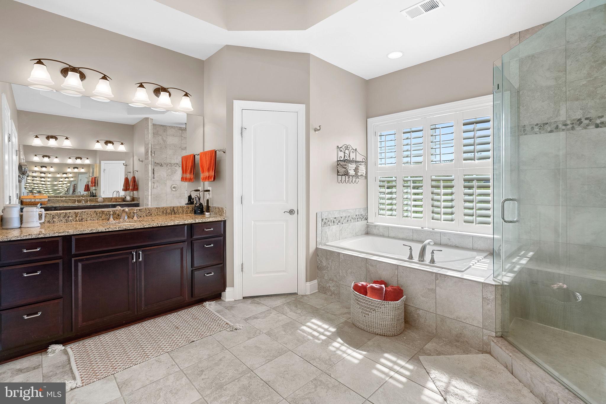 18604 Wild Raspberry Drive Purcellville, VA 20132 - Photo 14 of 44 Primary bathroom