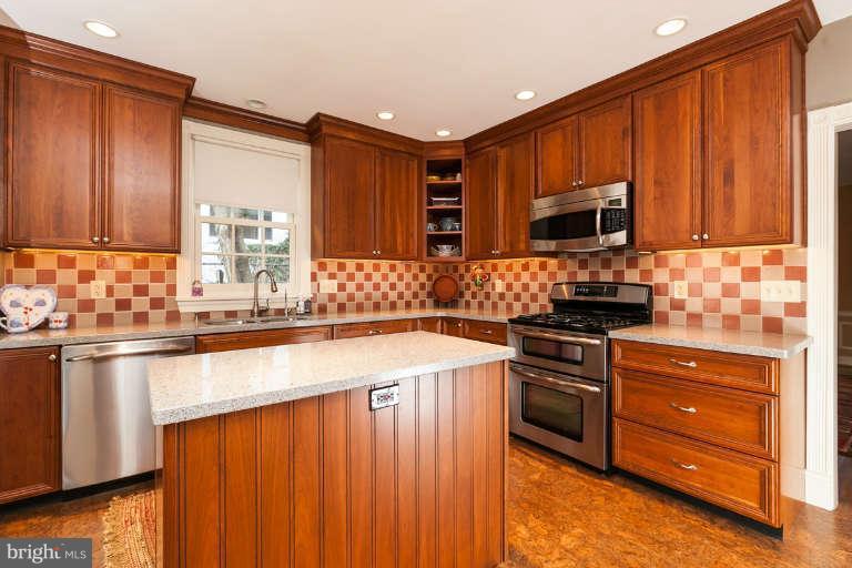 117 St Dunstans Road Baltimore, MD 21212 - Photo 12 of 28 Kitchen