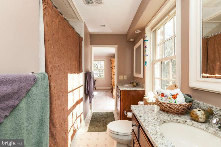 117 St Dunstans Road Baltimore, MD 21212 - Photo 22 of 28 Bath