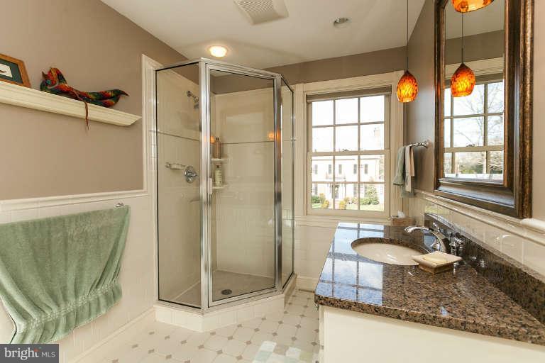 117 St Dunstans Road Baltimore, MD 21212 - Photo 23 of 28 Bath