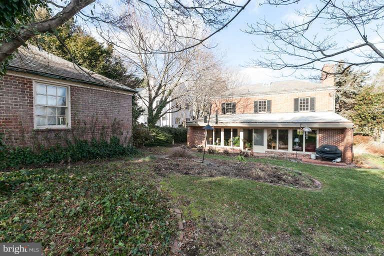 117 St Dunstans Road Baltimore, MD 21212 - Photo 27 of 28 Exterior (Rear)