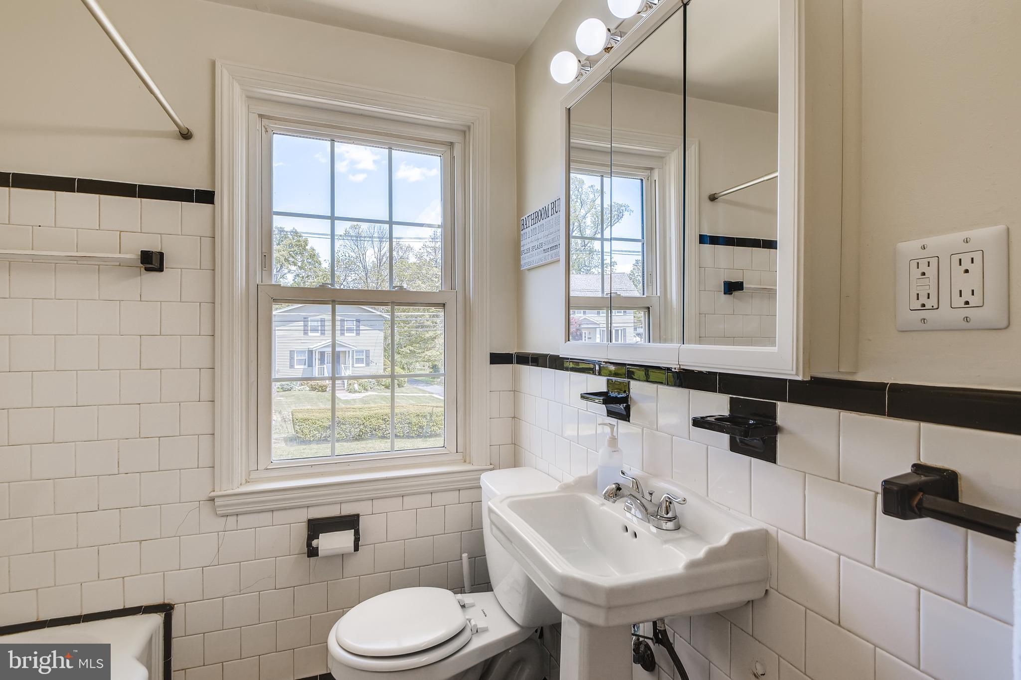 522 Academy Road Baltimore, MD 21228 - Photo 15 of 28