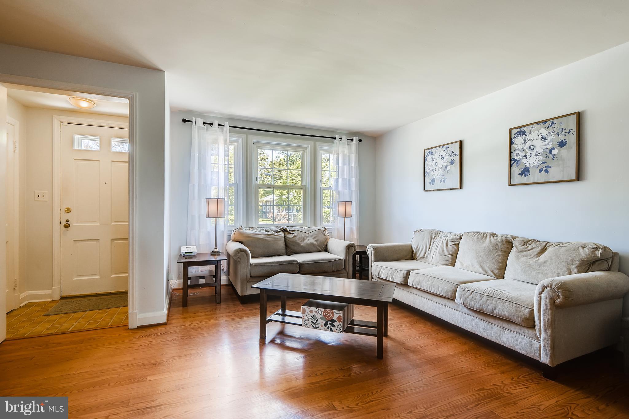 522 Academy Road Baltimore, MD 21228 - Photo 5 of 28