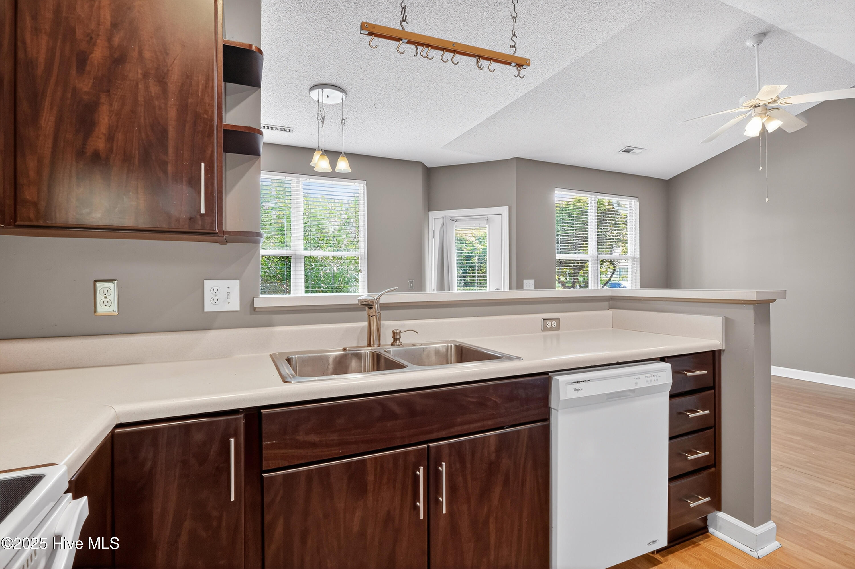 321 South Kerr Avenue, Unit 151 Wilmington, NC 28403 - Photo 13 of 27 013_009_p2244872_950