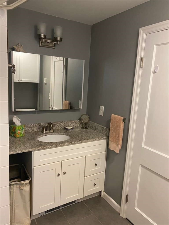 41 Bronx Road Boston, MA 02132 - Photo 14 of 28