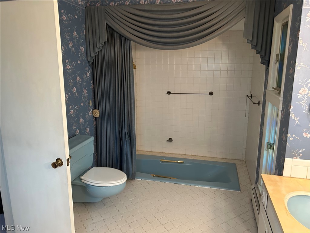 419 High Meadow Road Amherst, OH 44001 - Photo 23 of 27 Primary Bath