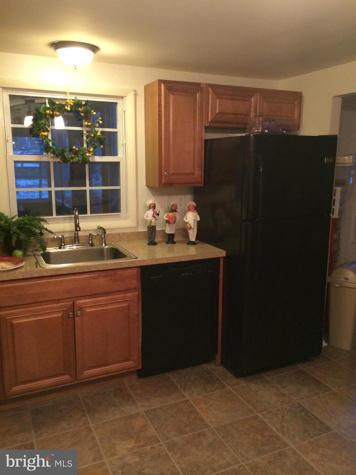 936 Fall Ridge Way Gambrills, MD 21054 - Photo 3 of 21 Kitchen