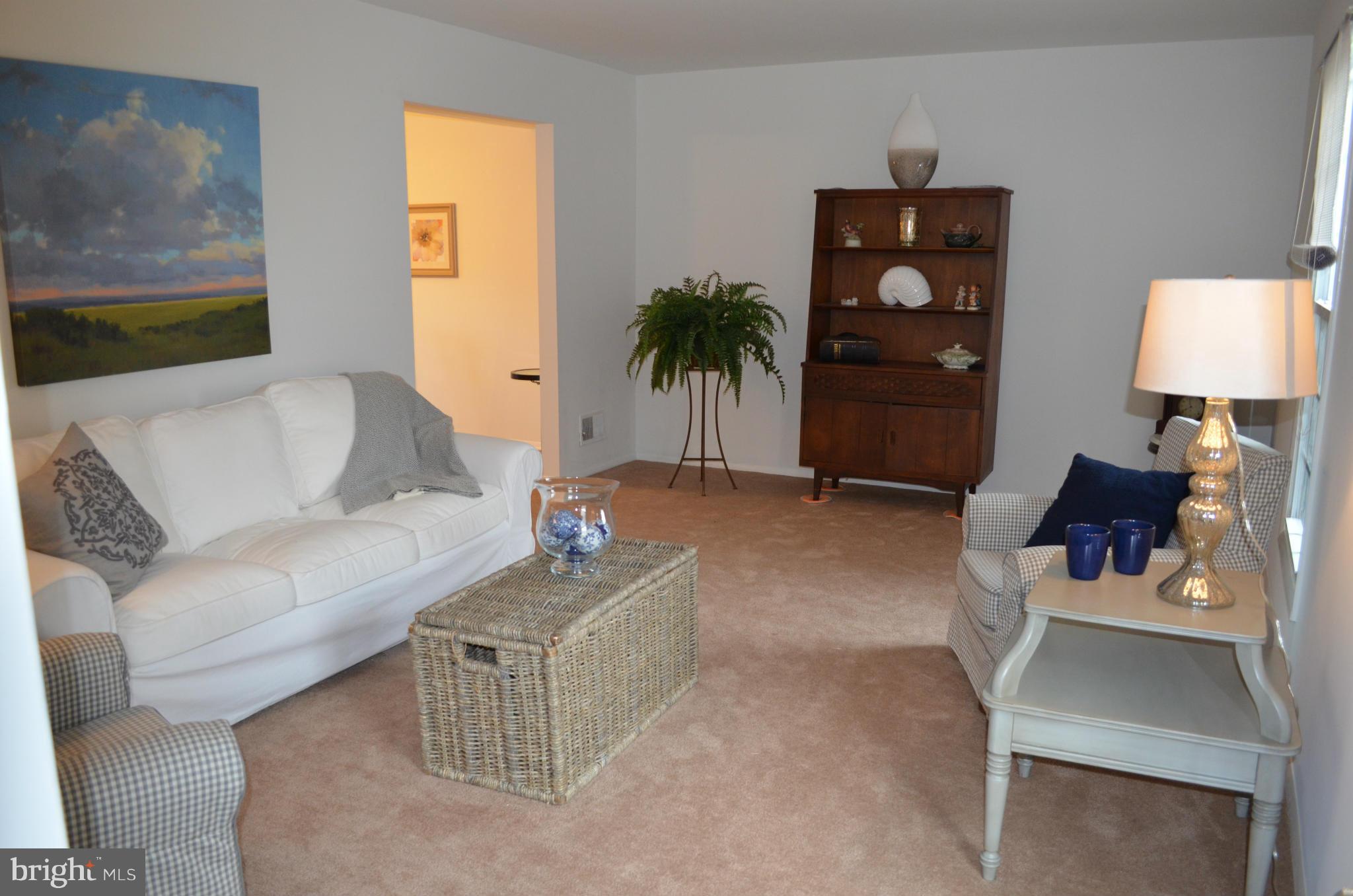 936 Fall Ridge Way Gambrills, MD 21054 - Photo 8 of 21 Living Room
