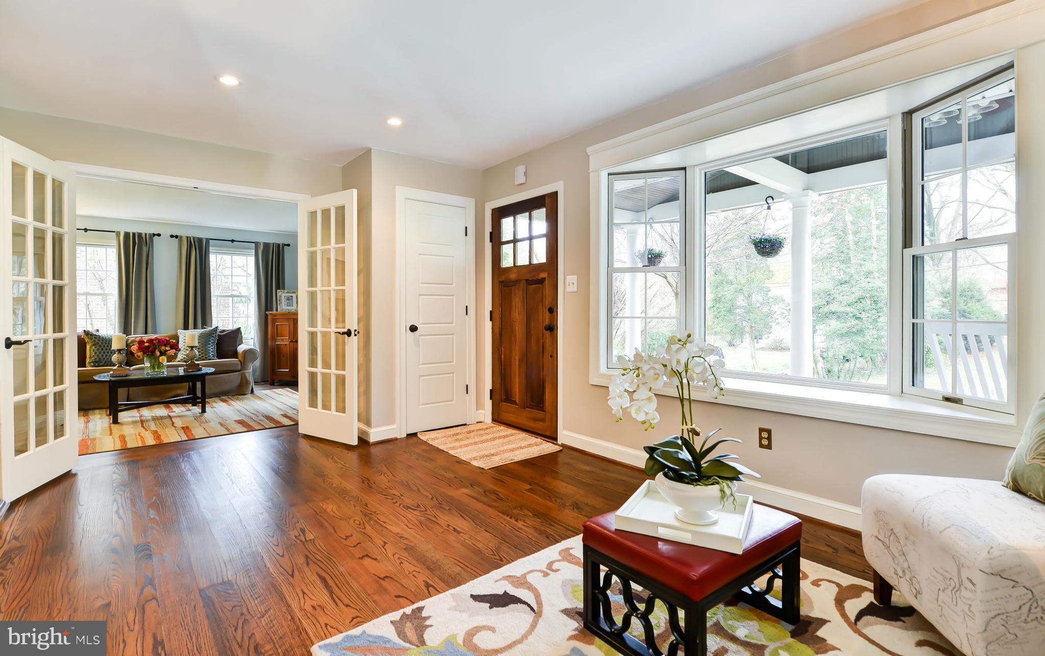 6324 Halsey Road McLean, VA 22101 - Photo 6 of 30 Living Room