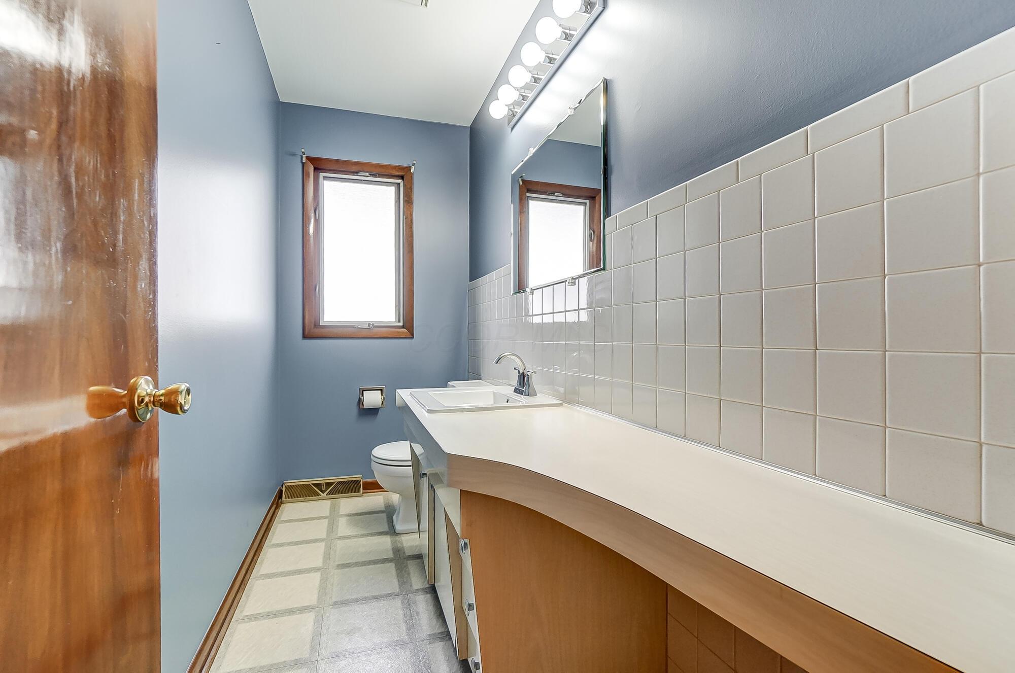 1258 Williams Road Columbus, OH 43207 - Photo 16 of 37 021
