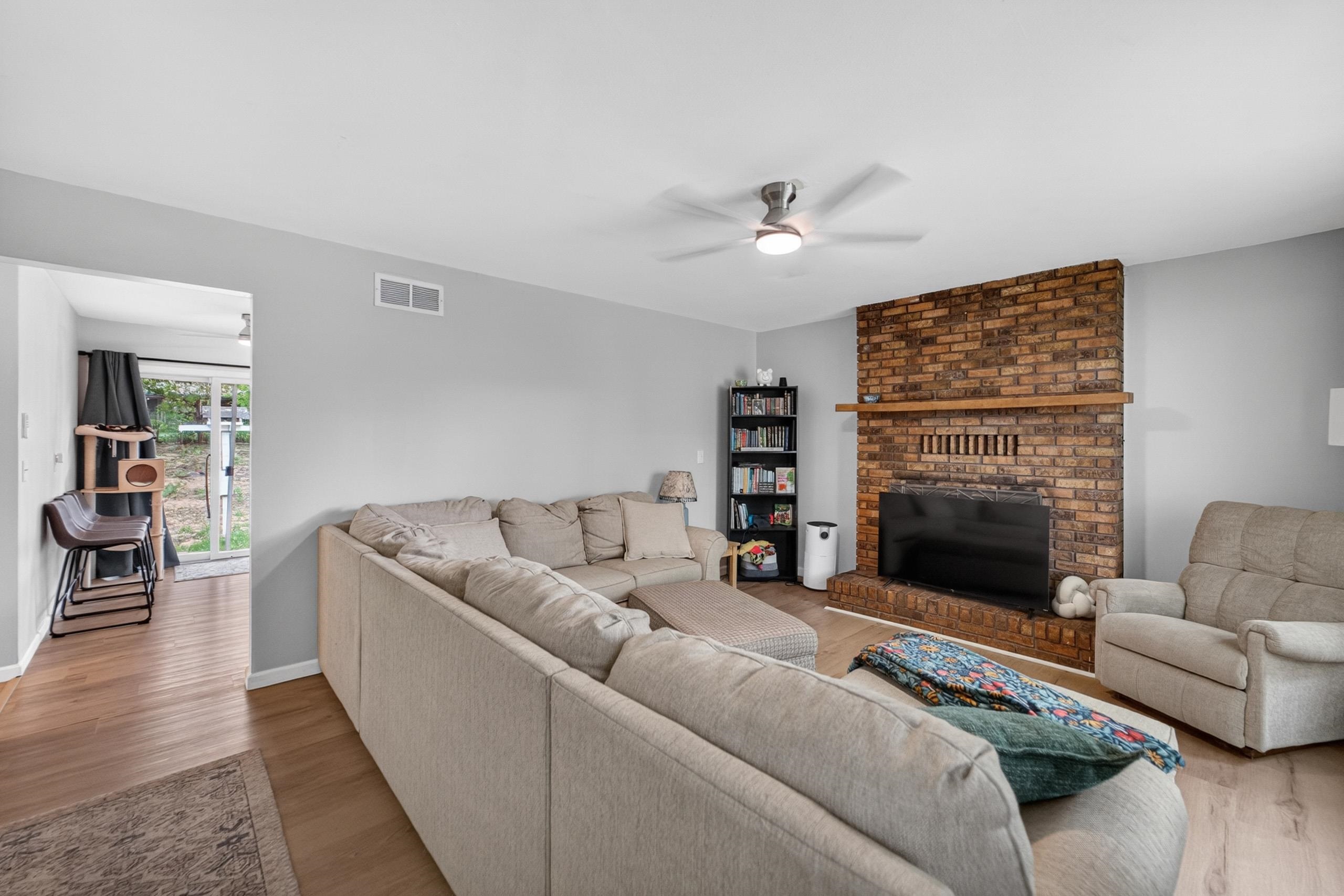 1121 Debra Lane Madison, WI 53704 - Photo 3 of 22