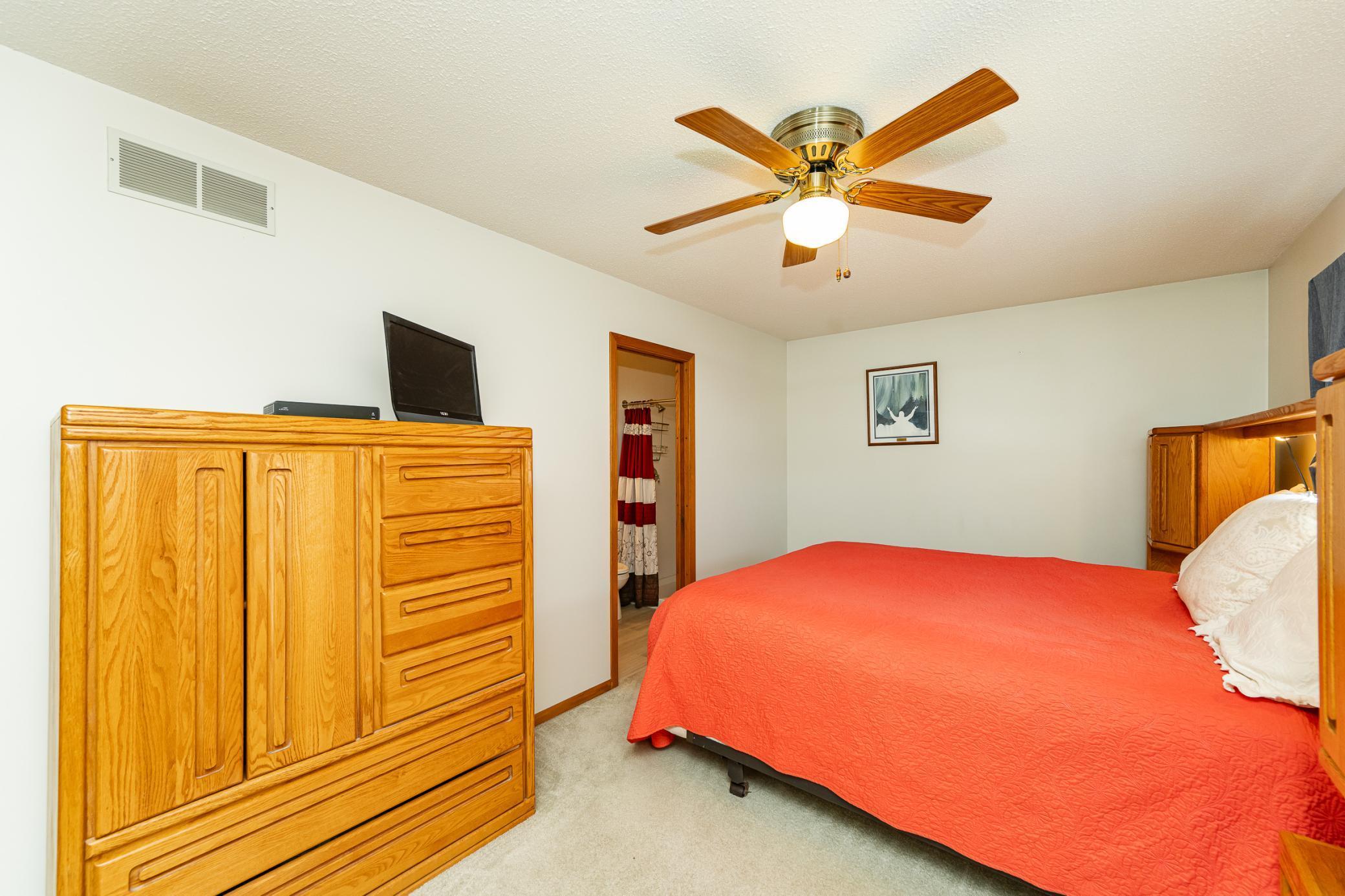 2401 30th Avenue Northwest Rochester, MN 55901 - Photo 12 of 26