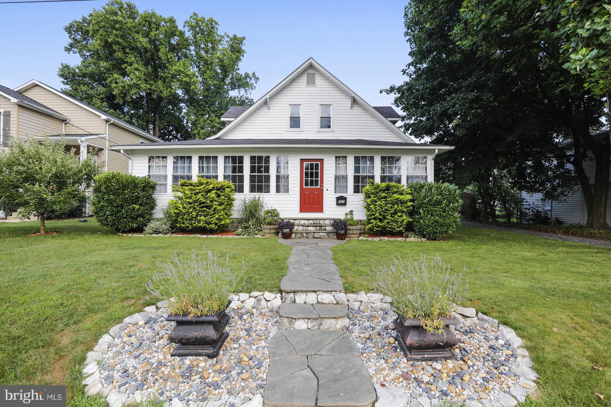 261 Lake Riviera Road Pasadena, MD 21122 - Photo 1 of 30 Exterior (Front)