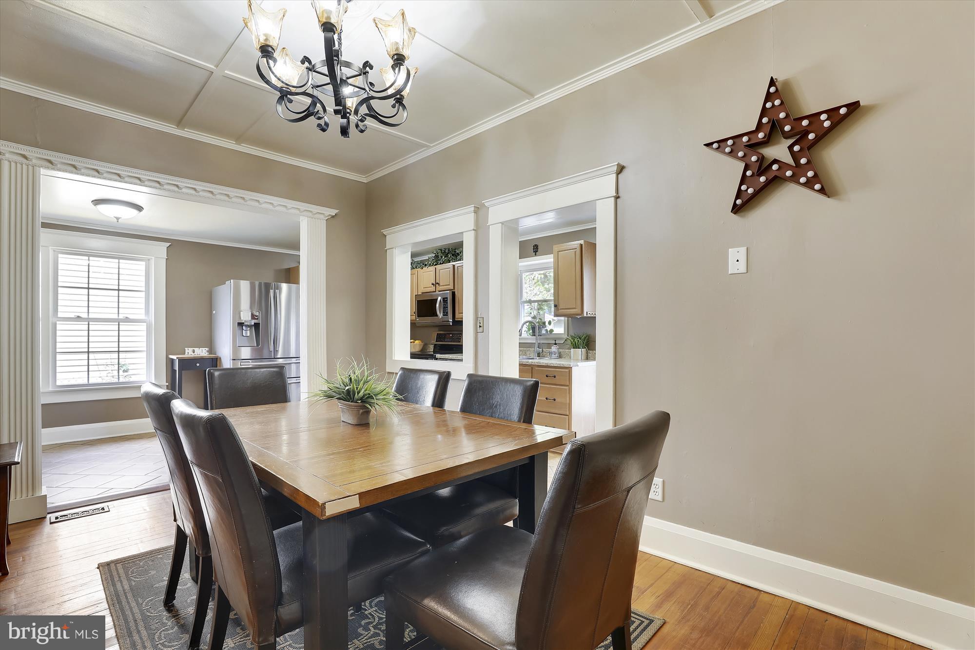 261 Lake Riviera Road Pasadena, MD 21122 - Photo 8 of 30 Dining Room