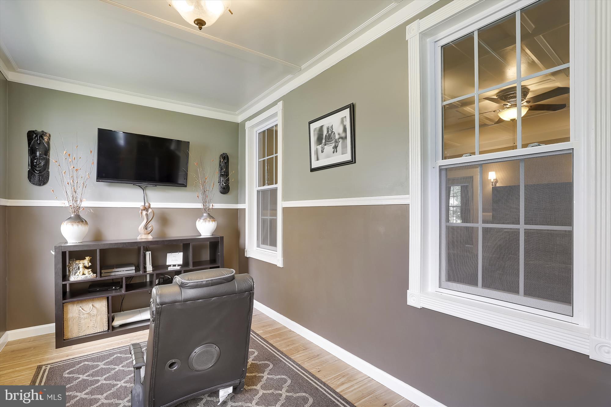 261 Lake Riviera Road Pasadena, MD 21122 - Photo 10 of 30 Family Room
