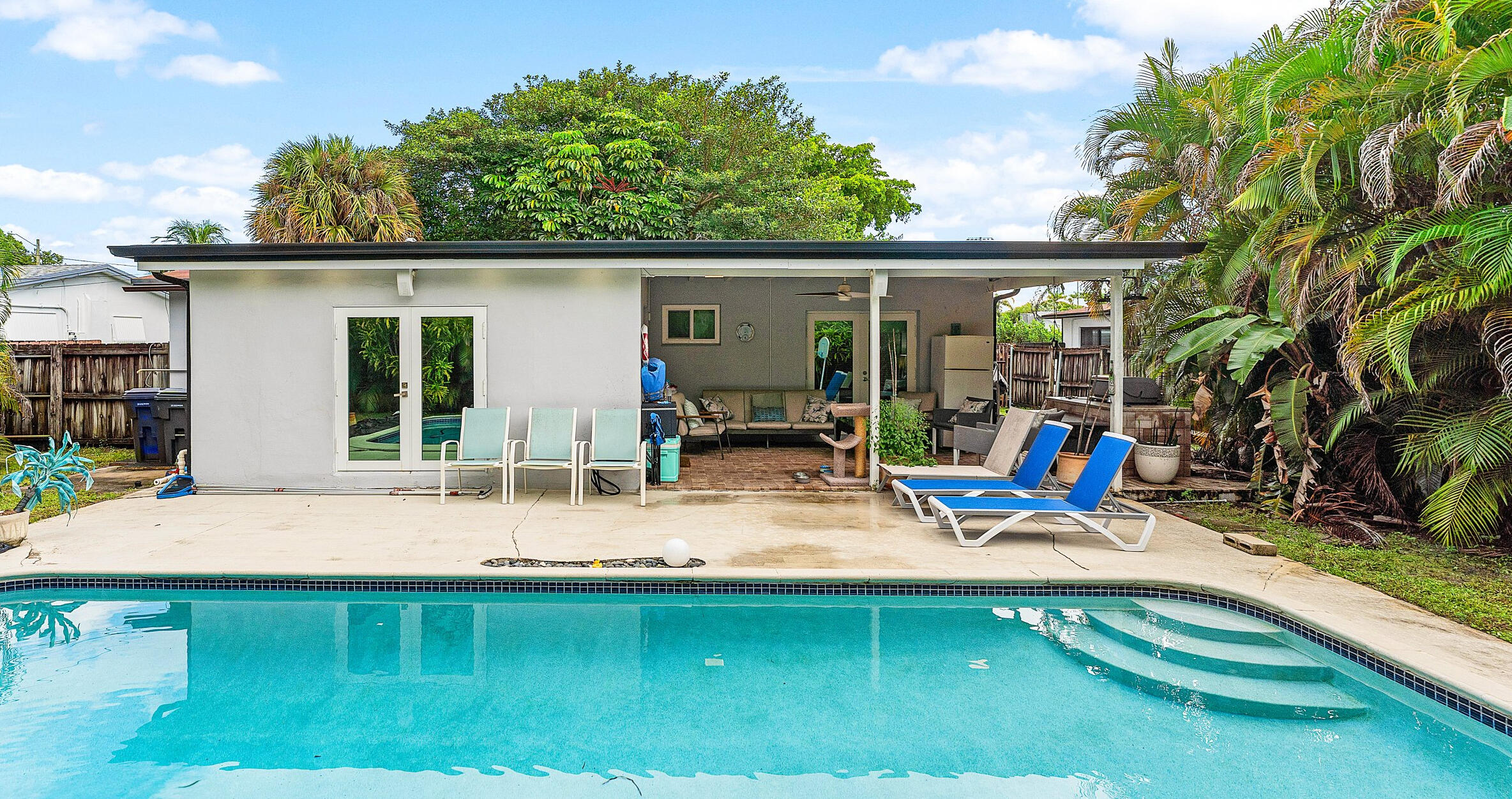 5300 Tyler Street Hollywood, FL 33021 - Photo 1 of 19 024-5300TylerStreet-Hollywood-FL-33021-S