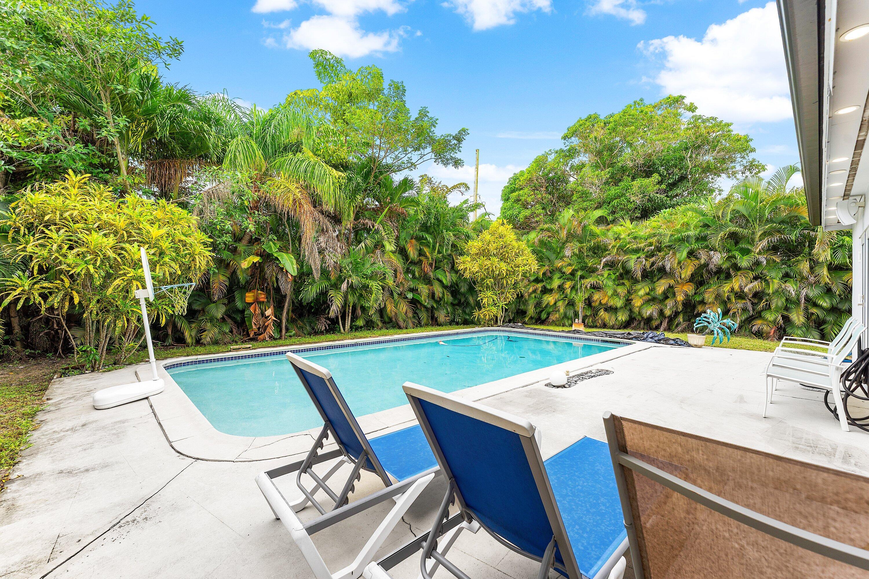 5300 Tyler Street Hollywood, FL 33021 - Photo 2 of 19 020-5300TylerStreet-Hollywood-FL-33021-S