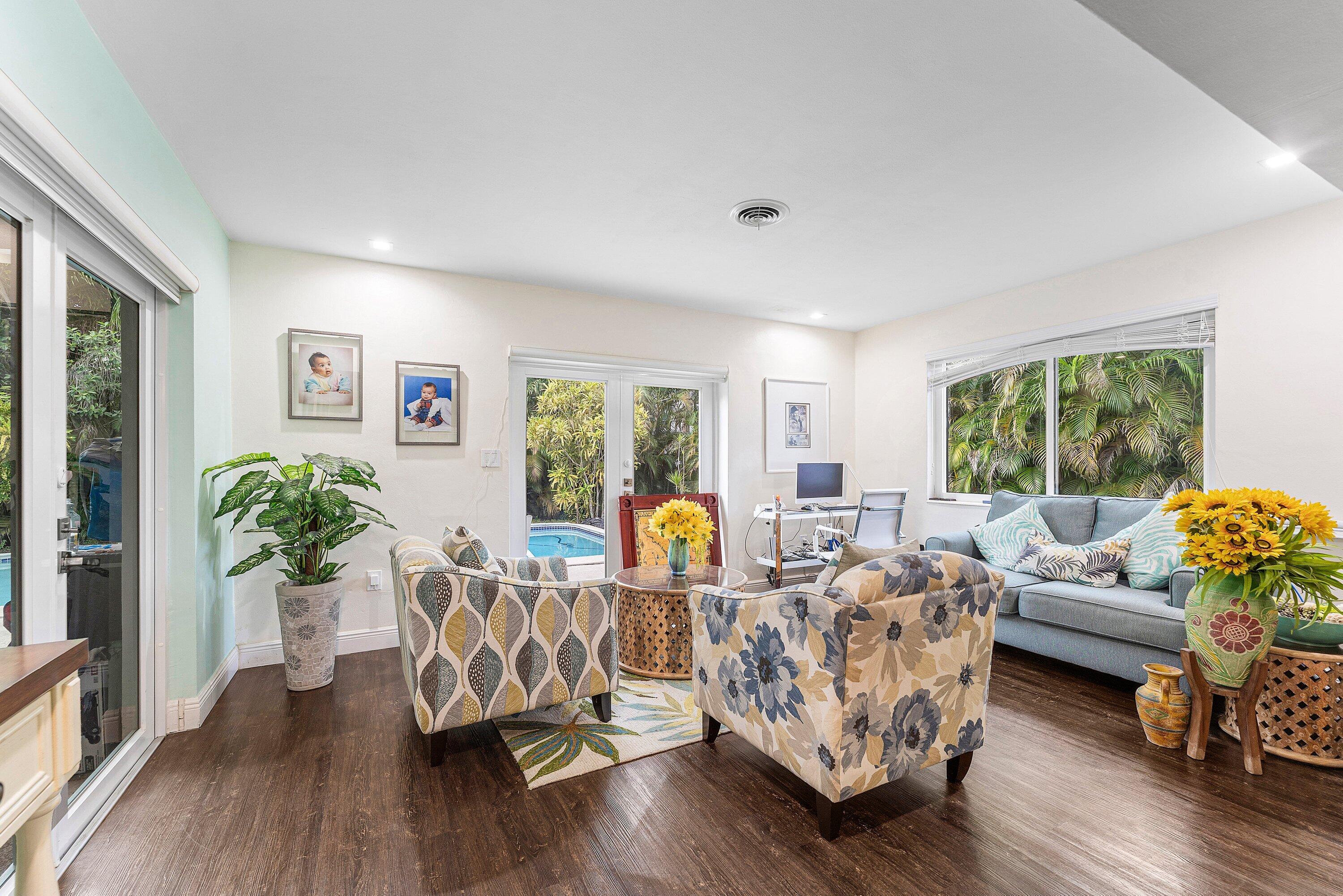 5300 Tyler Street Hollywood, FL 33021 - Photo 3 of 19 003-5300TylerStreet-Hollywood-FL-33021-S