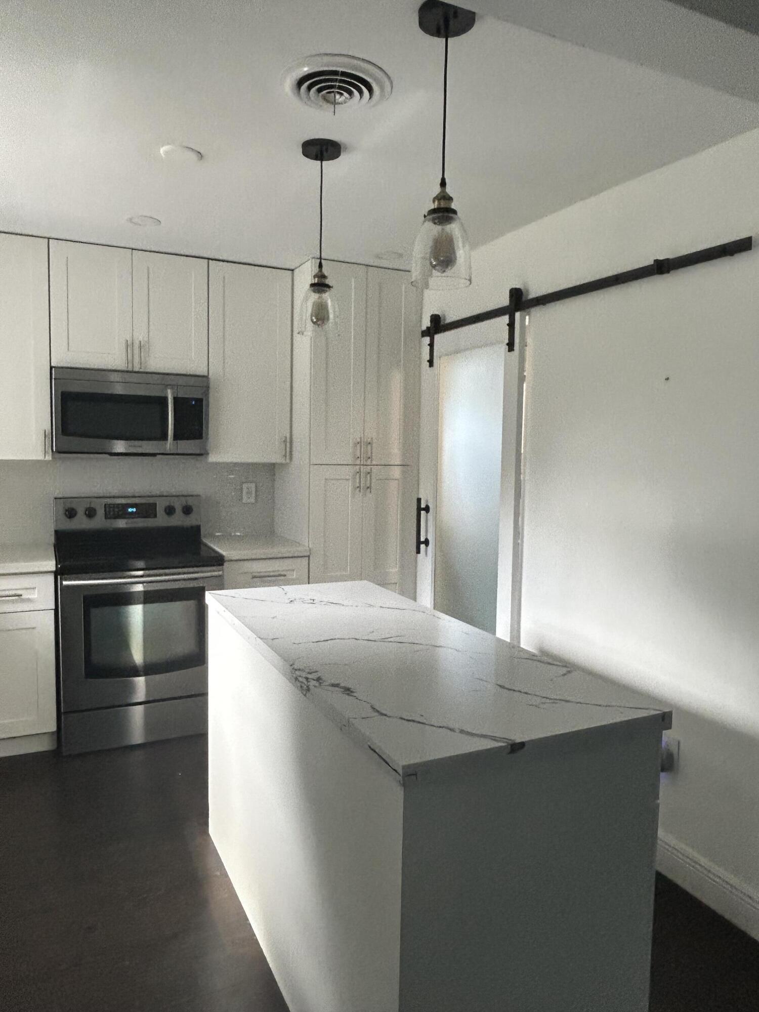 5300 Tyler Street Hollywood, FL 33021 - Photo 7 of 19 IMG_2551