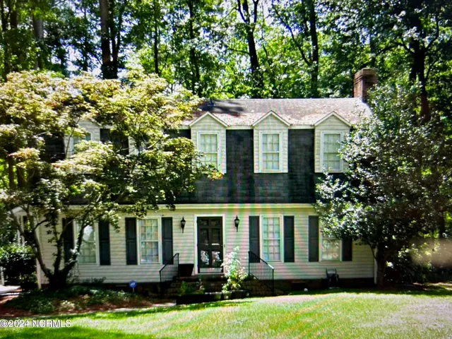 $2,400 | 208 Chowan Road, Greenville, NC 27858