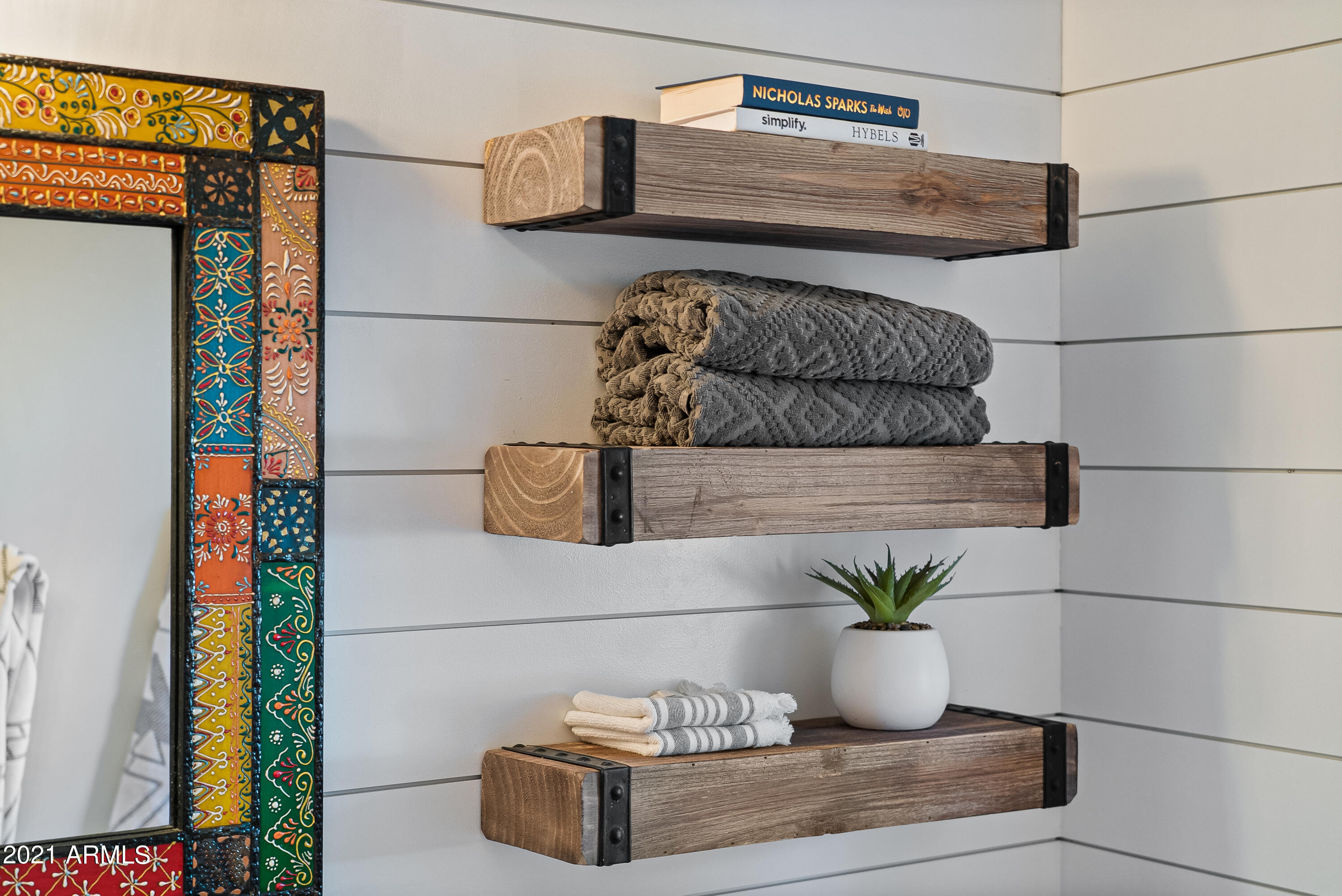 275 Northview Road Sedona, AZ 86336 - Photo 24 of 30 Floating Shelves