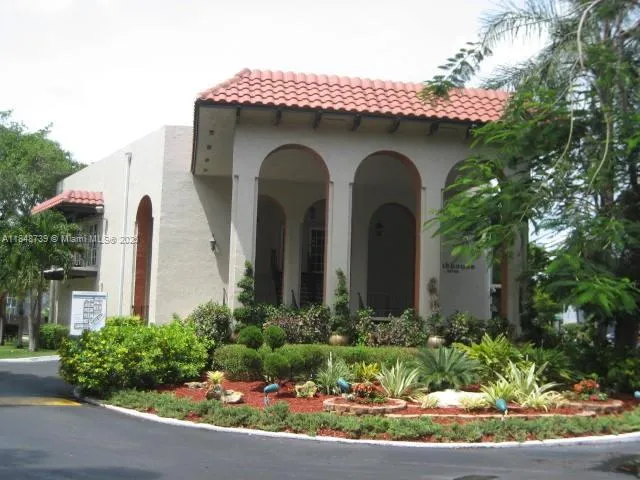 $1,900 | 10748 North Kendall Drive, Unit N20, Miami, FL 33176