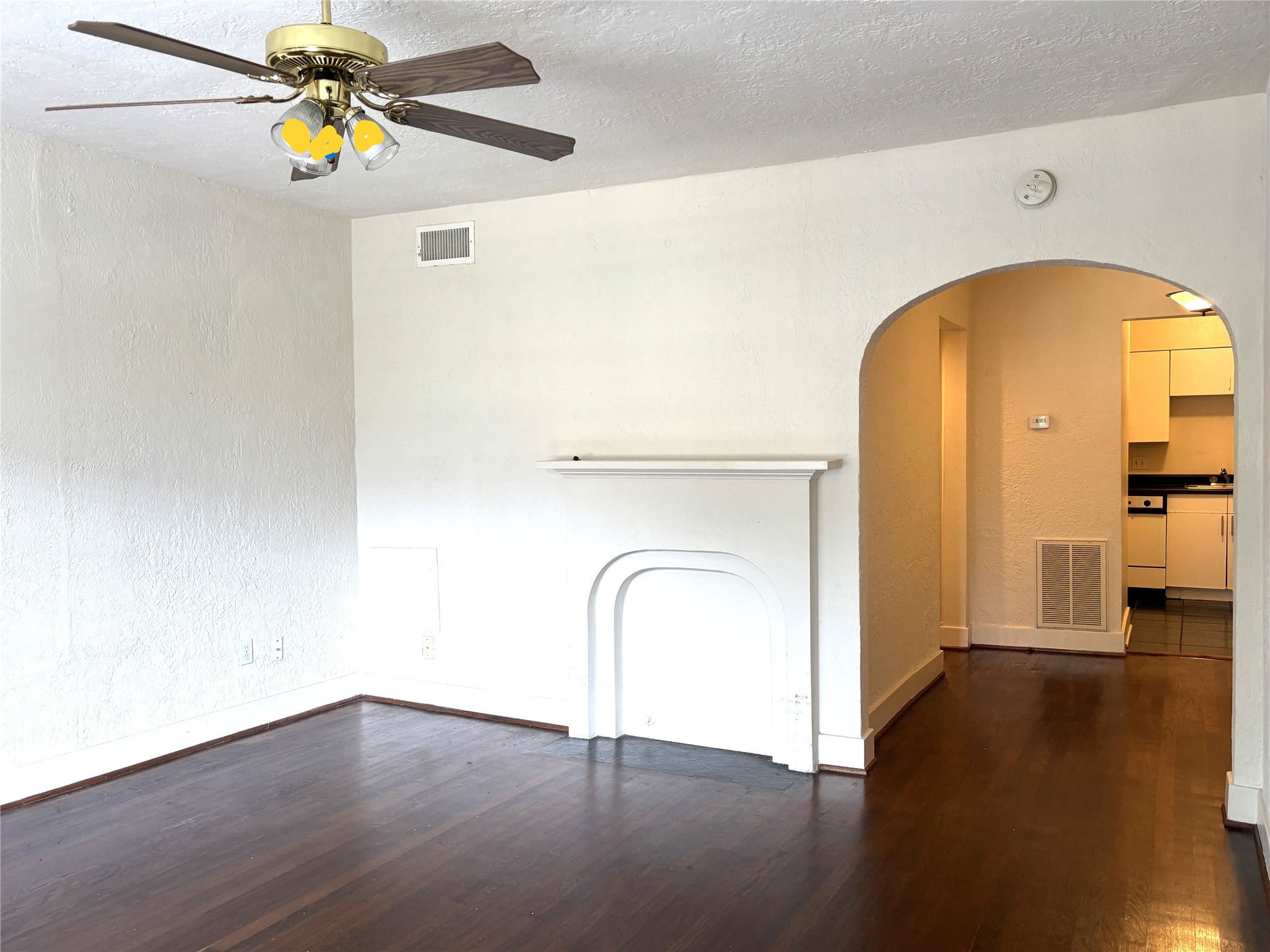 1840 Branard Street, Unit 2 Houston, TX 77098 - Photo 5 of 12 Living room as seen from front door entry.