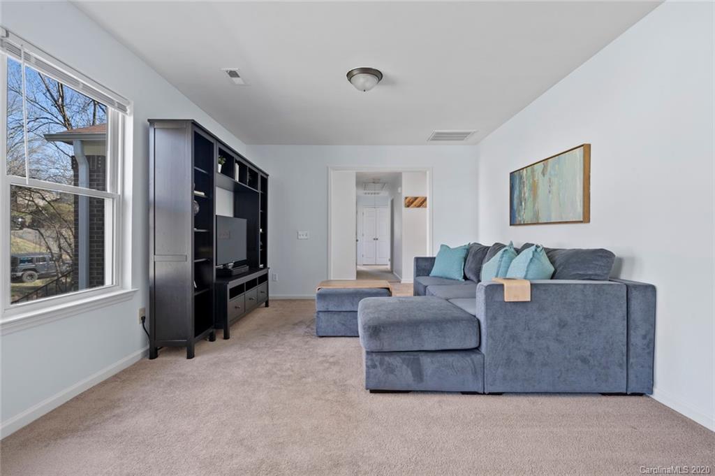 7419 Bent Oak Road Charlotte, NC 28226 - Photo 6 of 45