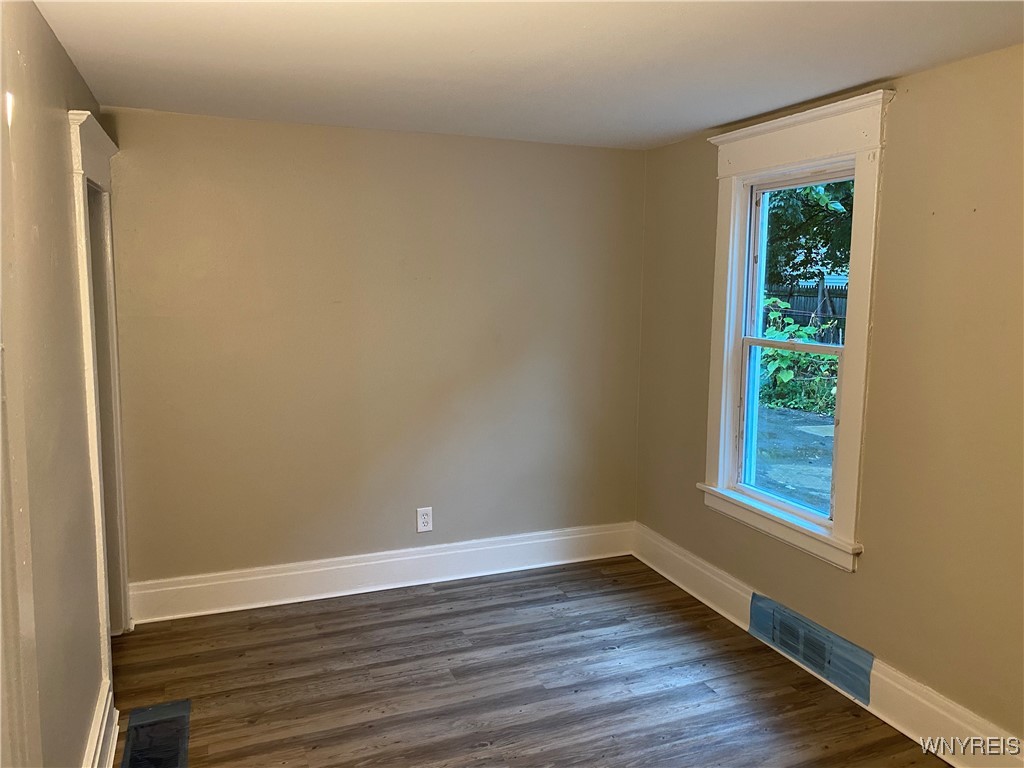 434 14th Street Buffalo, NY 14213 - Photo 20 of 26