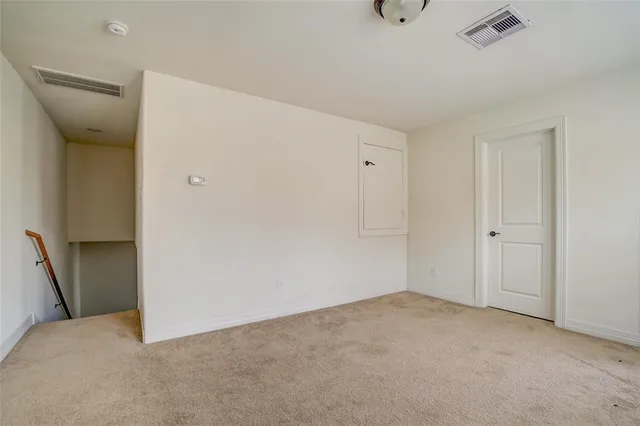 $3,200 | 28 West Oaks Drive, Houston, TX 77058