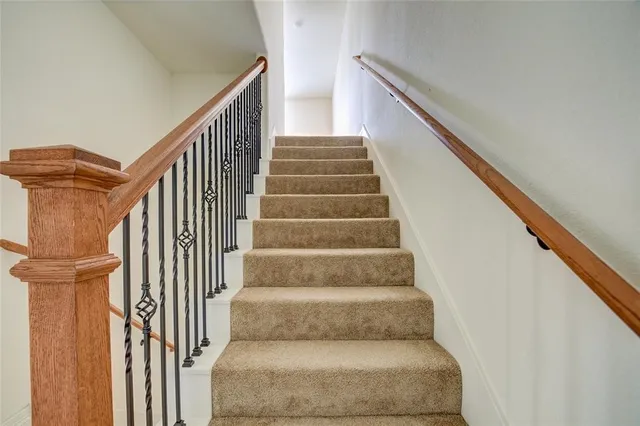 $3,200 | 28 West Oaks Drive, Houston, TX 77058