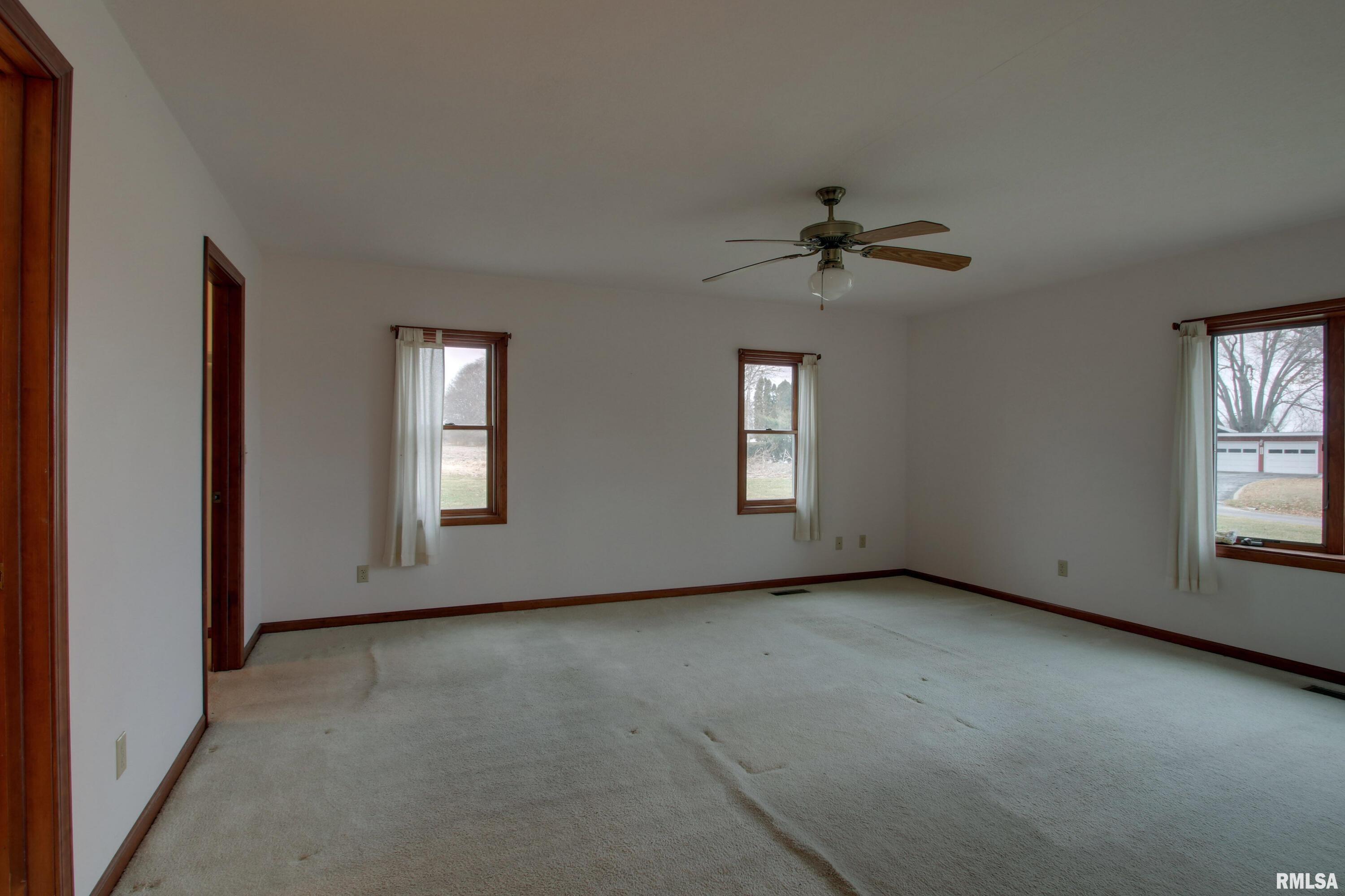 2102 Melview Road Quincy, IL 62305 - Photo 8 of 25 Gallery Image 8