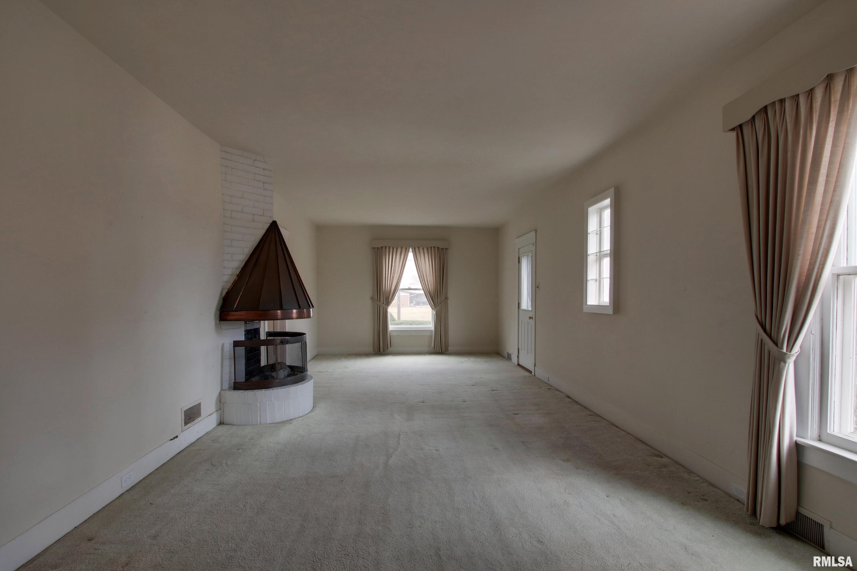 2102 Melview Road Quincy, IL 62305 - Photo 10 of 25 Gallery Image 10