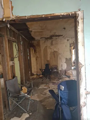 $120,000 | 74 Elizabeth Street, Amsterdam, NY 12010