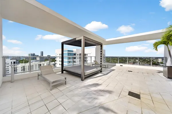 $2,750 | 1010 Southwest 2nd Avenue, Unit 1605, Miami, FL 33130