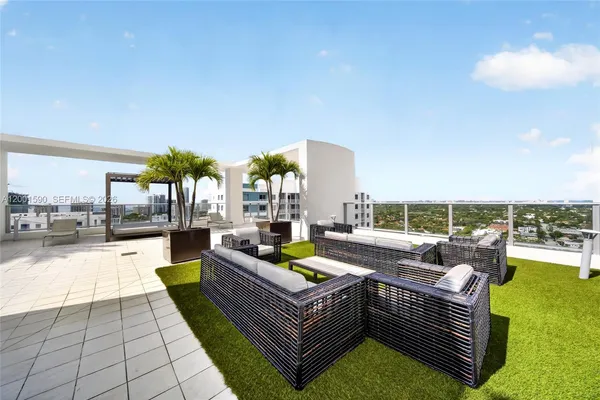 $2,750 | 1010 Southwest 2nd Avenue, Unit 1605, Miami, FL 33130