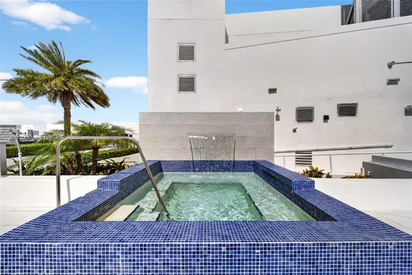 $2,750 | 1010 Southwest 2nd Avenue, Unit 1605, Miami, FL 33130