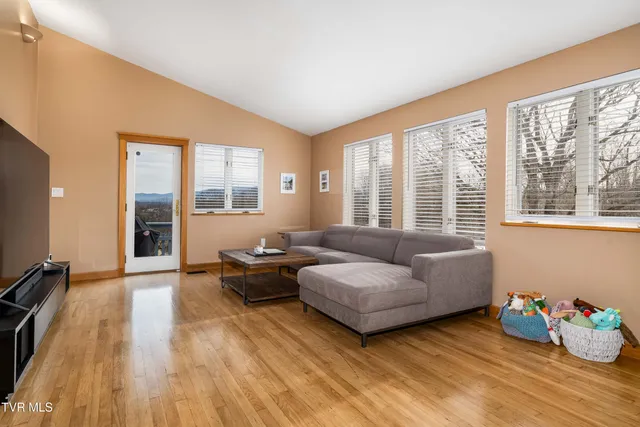 $364,900 | 317 Sawyer Circle, Bluff City, TN 37618