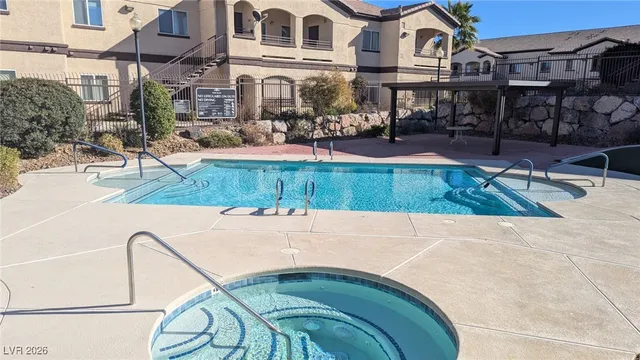 $2,000 | 2291 West Horizon Ridge Parkway, Unit 1202, Henderson, NV 89052