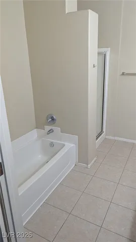 $2,000 | 2291 West Horizon Ridge Parkway, Unit 1202, Henderson, NV 89052