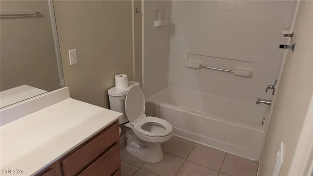 $2,000 | 2291 West Horizon Ridge Parkway, Unit 1202, Henderson, NV 89052